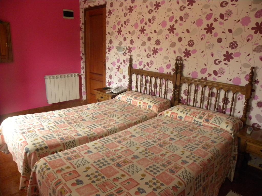 Hotel Restaurante Casa Fernando Ballota Стая снимка