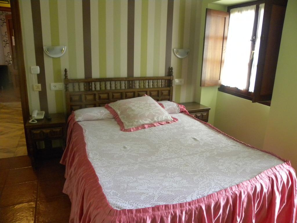 Hotel Restaurante Casa Fernando Ballota Стая снимка