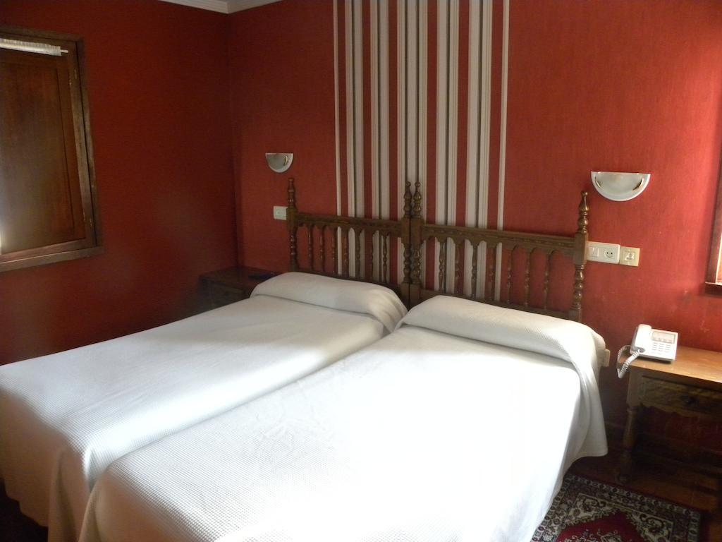 Hotel Restaurante Casa Fernando Ballota Стая снимка